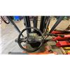 Image 5 : TOYOTA 7FBEU18 ORANGE ELECTRIC FORKLIFT 2900LB CAPACITY, 189" 3 STAGE MAST, SIDE SHIFT, SOLID