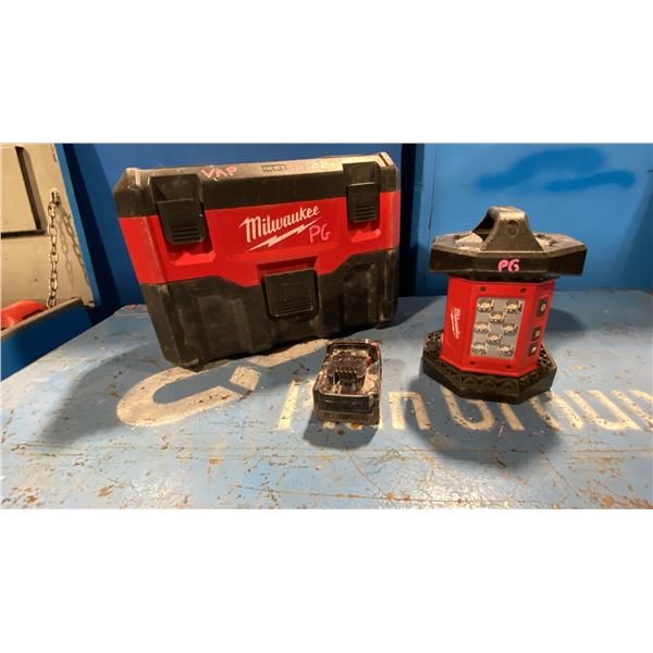 MILWAUKEE CORDLESS M18 PORTABLE 2 GALLON WET/DRY VACUUM, FLOOD LIGHT & BATTERY *NO CHARGER*