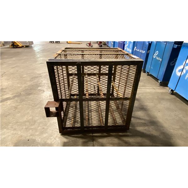 METAL SINGLE DOOR MESH 4 BOTTLE PROPANE STORAGE RACK
