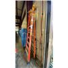 Image 2 : WERNER PODIUM 6' ORANGE CARBON FIBER INDUSTRIAL PLATFORM LADDER