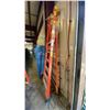 Image 2 : WERNER PODIUM 6' ORANGE CARBON FIBER INDUSTRIAL PLATFORM LADDER
