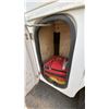 Image 16 : 2000 FORD F-750 SUPERDUTY 2DR GIRAFFE, WHITE, VIN 3FDXF75H2YMA36443,