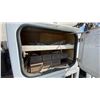 Image 19 : 2000 FORD F-750 SUPERDUTY 2DR GIRAFFE, WHITE, VIN 3FDXF75H2YMA36443,