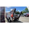 Image 3 : 2000 FORD F-750 SUPERDUTY 2DR GIRAFFE, WHITE, VIN 3FDXF75H2YMA36443,