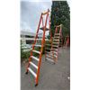 Image 2 : ALLRIGHT 8' ORANGE CARBON FIBER INDUSTRIAL PLATFORM LADDER