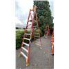 Image 2 : WERNER PODIUM 8' ORANGE CARBON FIBER INDUSTRIAL PLATFORM LADDER