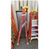 Image 2 : WERNER PODIUM MAX 4' ORANGE CARBON FIBER INDUSTRIAL PLATFORM LADDER