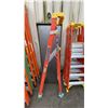 Image 2 : WERNER PODIUM MAX 4' ORANGE CARBON FIBER INDUSTRIAL PLATFORM LADDER