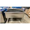 Image 1 : STAINLESS STEEL 48"W X 24"D X35"H SINGLE BAY COMMERCIAL WASH SINK
