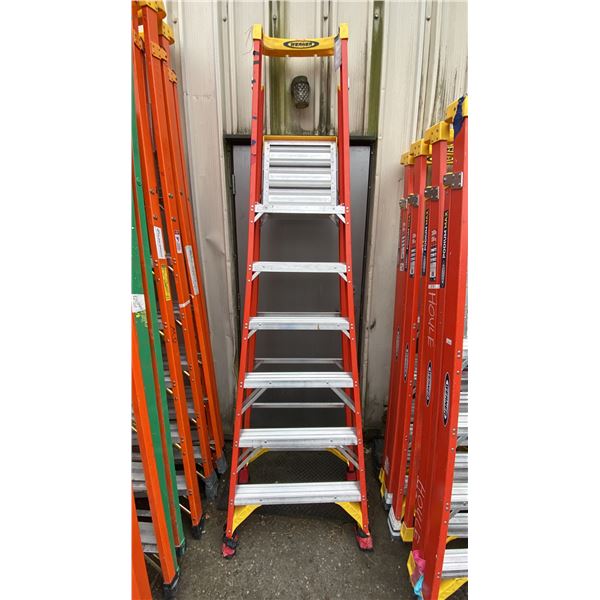 WERNER PODIUM MAX 6' ORANGE CARBON FIBER INDUSTRIAL PLATFORM LADDER