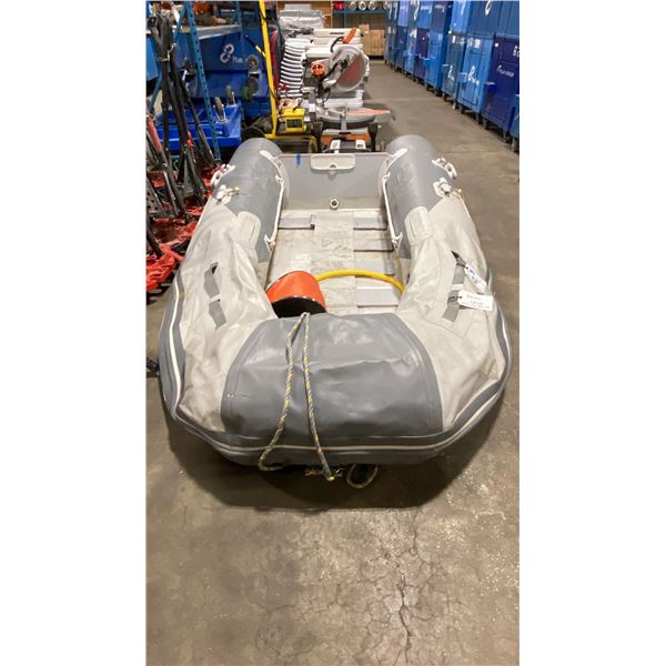 SEA ROVER GREY 8' INFLATABLE 2 PERSON PREMIUM INFLATABLE TENDER BOAT WITH FOOT PUMP *HAS LEAK,