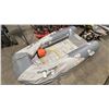 Image 5 : SEA ROVER GREY 8' INFLATABLE 2 PERSON PREMIUM INFLATABLE TENDER BOAT WITH FOOT PUMP *HAS LEAK,