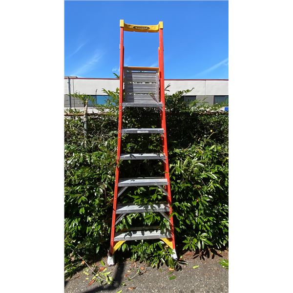 WERNER PODIUM 6' ORANGE CARBON FIBER INDUSTRIAL PLATFORM LADDER