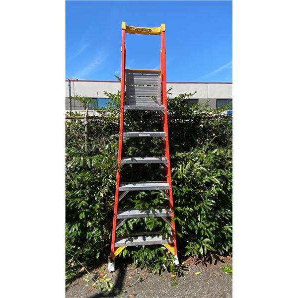WERNER PODIUM 6' ORANGE CARBON FIBER INDUSTRIAL PLATFORM LADDER