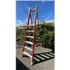 Image 2 : WERNER PODIUM 6' ORANGE CARBON FIBER INDUSTRIAL PLATFORM LADDER