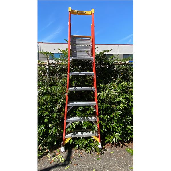 WERNER PODIUM 6' ORANGE CARBON FIBER INDUSTRIAL PLATFORM LADDER