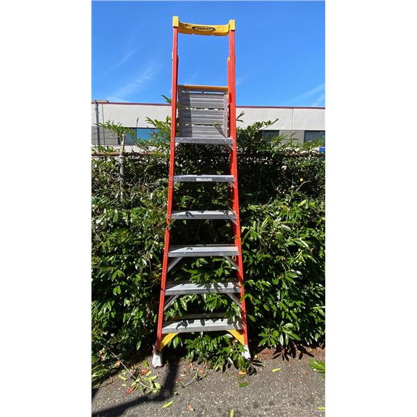 WERNER PODIUM 6' ORANGE CARBON FIBER INDUSTRIAL PLATFORM LADDER