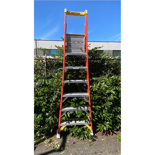 WERNER PODIUM 6' ORANGE CARBON FIBER INDUSTRIAL PLATFORM LADDER