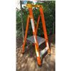 Image 3 : ALLRIGHT 2' ORANGE CARBON FIBER INDUSTRIAL PLATFORM LADDER