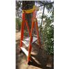 Image 2 : ALLRIGHT 2' ORANGE CARBON FIBER INDUSTRIAL PLATFORM LADDER