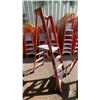 Image 3 : LOUISVILLE PINNACLE ORANGE 4' FIBERGLASS PLATFORM LADDER