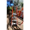 Image 1 : LOUISVILLE PINNACLE ORANGE 4' FIBERGLASS PLATFORM LADDER