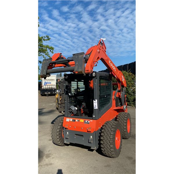 2024 KUBOTA SSV75 SKIDSTEER, ORANGE, VIN KBCZ141CLPJM40194,