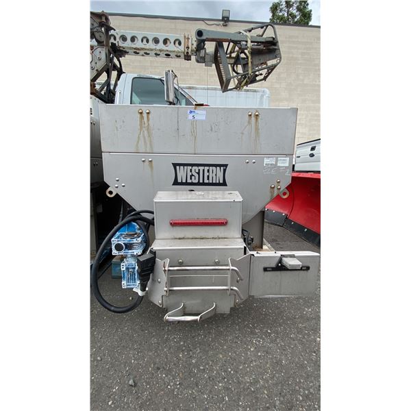 WESTERN MARAUDER 5070C STAINLESS STEEL COMMERCIAL TRUCK BOX SALTER UNIT WITH SPREADER ATTACHMENT