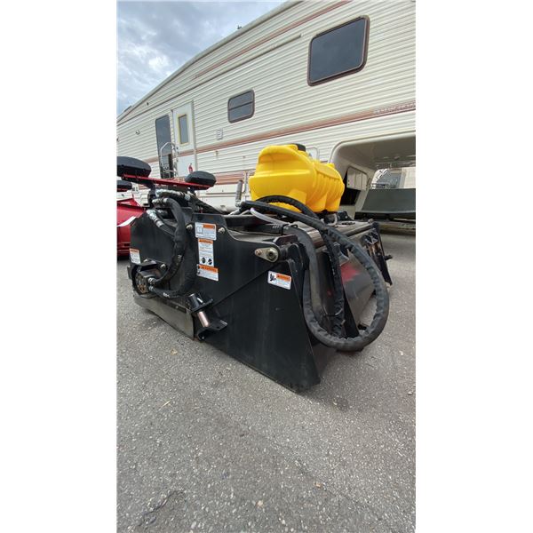 KUBOTA HB74 BLACK INDUSTRIAL 74" HYDRAULIC SKID STEER LIQUID BRINE SPREADER ATTACHMENT WITH 25 GPM