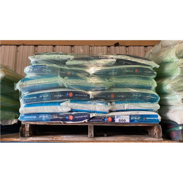 PALLET OF JETBLUE ICE MELTER- 20KG BAGS, APPROX 45 BAGS TOTAL