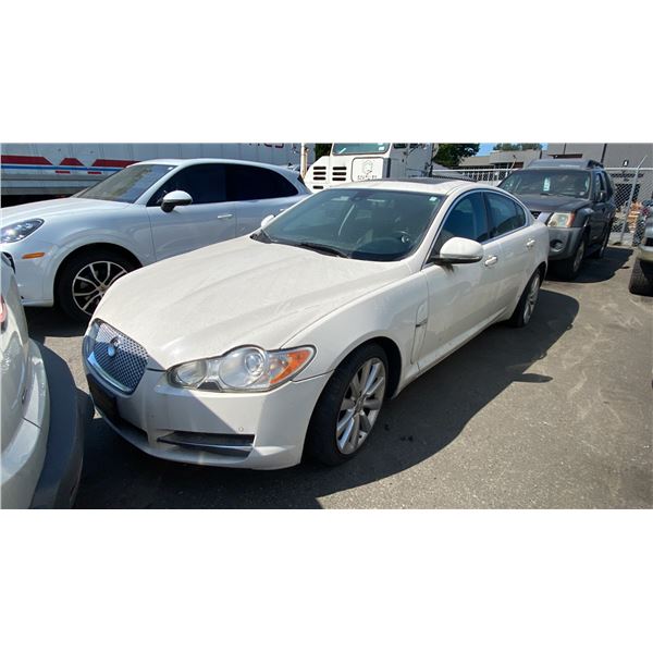 2010 JAGUAR XF, 4DRSD, WHITE, VIN SAJXA0GB0ALR69494,
