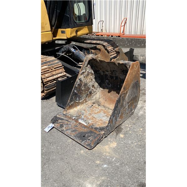 27" EXCAVATOR DIGGING BUCKET *FITS CAT 308*