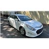 Image 4 : 2014 HYUNDAI SONATA HYBRID 4DRSD WHITE VIN KMHEC4A44EA111606