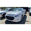 Image 1 : 2015 HYUNDAI SONATA HYBRID 4DRSD WHITE VIN KMHEC4A47FA132368