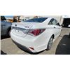 Image 3 : 2015 HYUNDAI SONATA HYBRID 4DRSD WHITE VIN KMHEC4A47FA132368