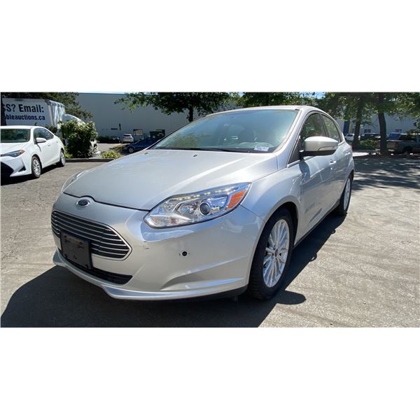 2017 FORD FOCUS HATCHBACK GREY VIN 1FADP3R49HL329736