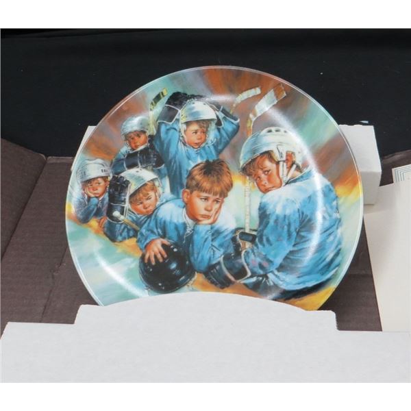 Dominion China Limited Edition collector plate "Victory Celebration" With COA