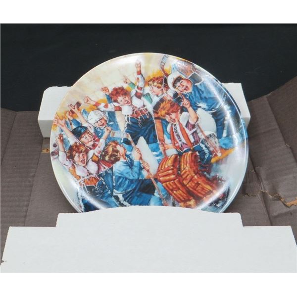 Dominion China Limited Edition collector plate "Victory Celebration"