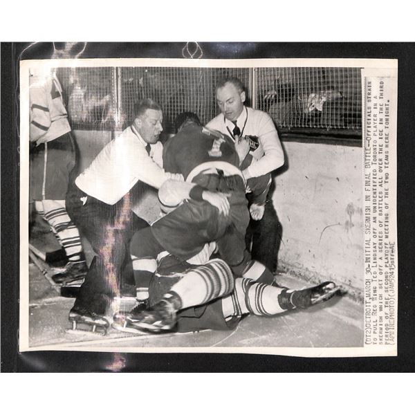 1950's Black & White Original Hockey Action Wire Photo Ted Lindsay