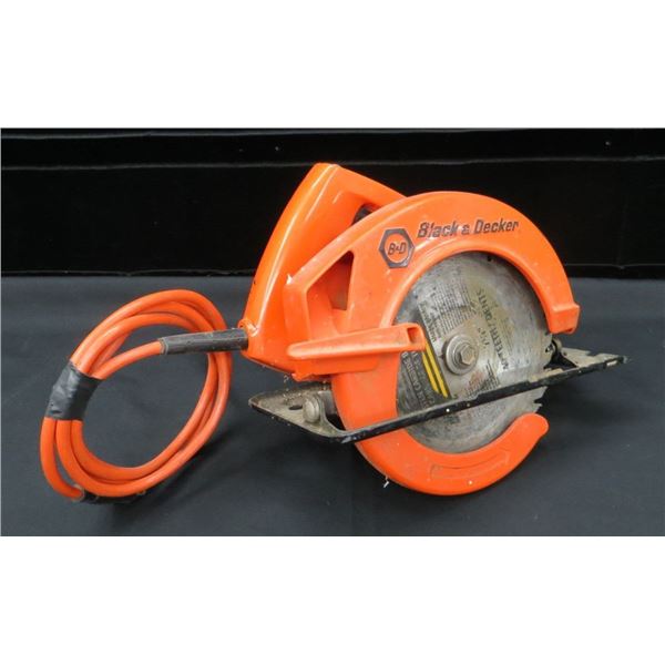 Black & Decker 7 1/4" Circular Saw (Tested & working)