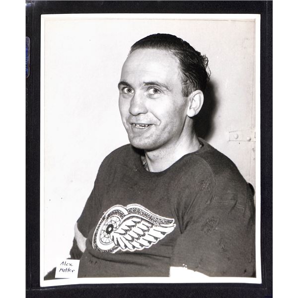 Vintage Original 8x10 Black & White Photo Detroit Red Wings Alex Motter