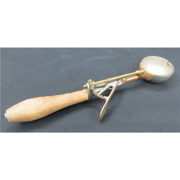 Vintage Gilchrist's Nickel PLated NO.31 Ice Cream Scoop