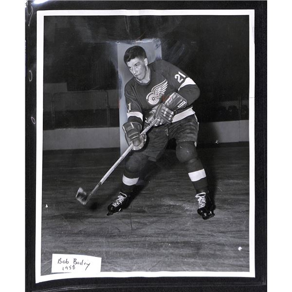 Vintage Original 8x10 Black & White Photo Detroit Red Wings Bob Bailey