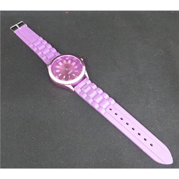 Purple Quartz Watch With Rubber Band