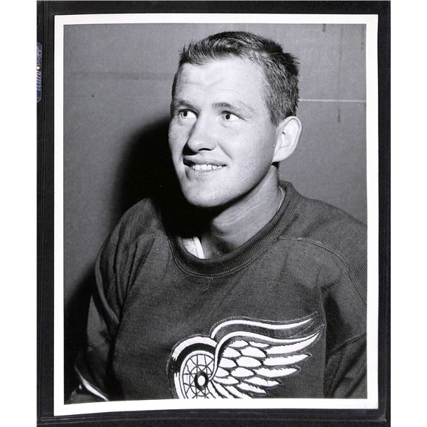Vintage Original 8x10 Black & White Photo Detroit Red Wings Warren Godfrey