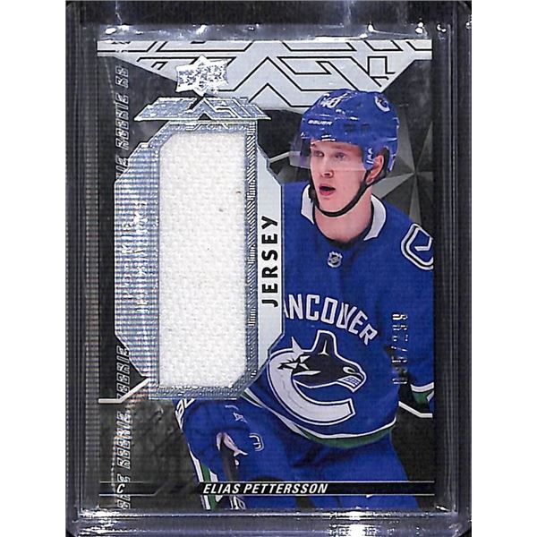 2018-19 UD Black Rookie Trademarks Relics #RTEP Elias Pettersson 95/299 BV $40