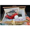 Image 2 : This vintage-style wooden collapsible knitting basket With Accessories