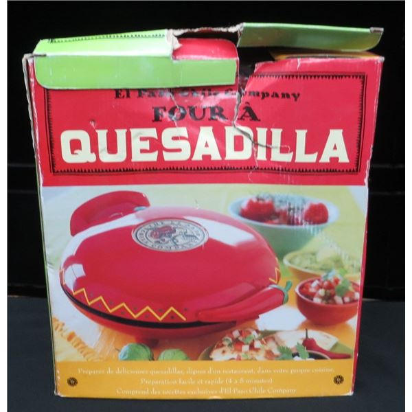 New El Paso Chile Company Red Quesadilla Maker