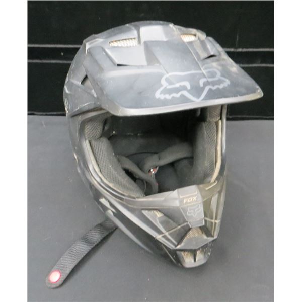 Fox Racing V1 off-road motocross helmet Size Medium