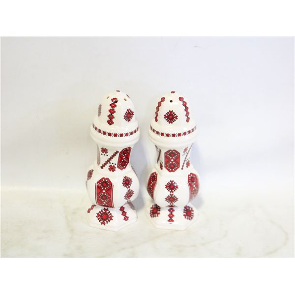 UKRAINIAN SALT & PEPPER SHAKERS